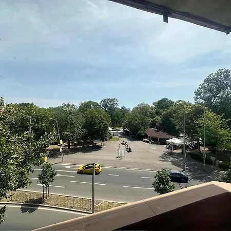 Apartment Sea Garden Front 1 *